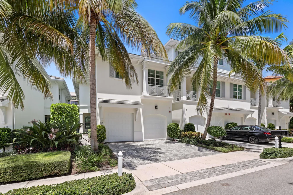 Unit for sale at 957 Sweetwater Lane, Boca Raton, FL 33431