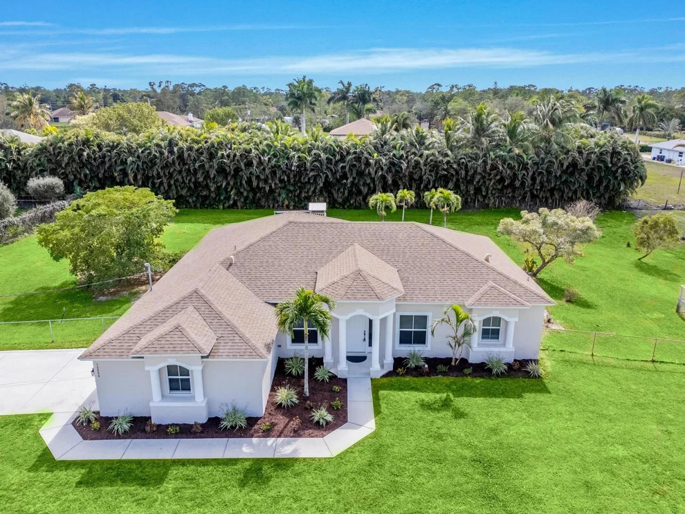 Unit for sale at 15098 74th Street N, The Acreage, FL 33470