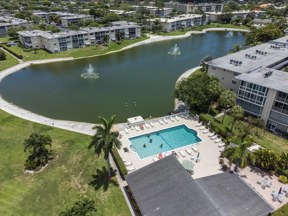 Unit for sale at 2811 S Garden Drive, Palm Springs, FL 33461