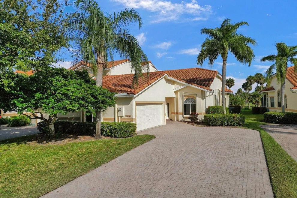 Unit for sale at 584 W Palm Aire Drive, Pompano Beach, FL 33069