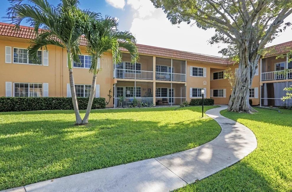 Unit for sale at 1940 NE 2nd Avenue, Wilton Manors, FL 33305