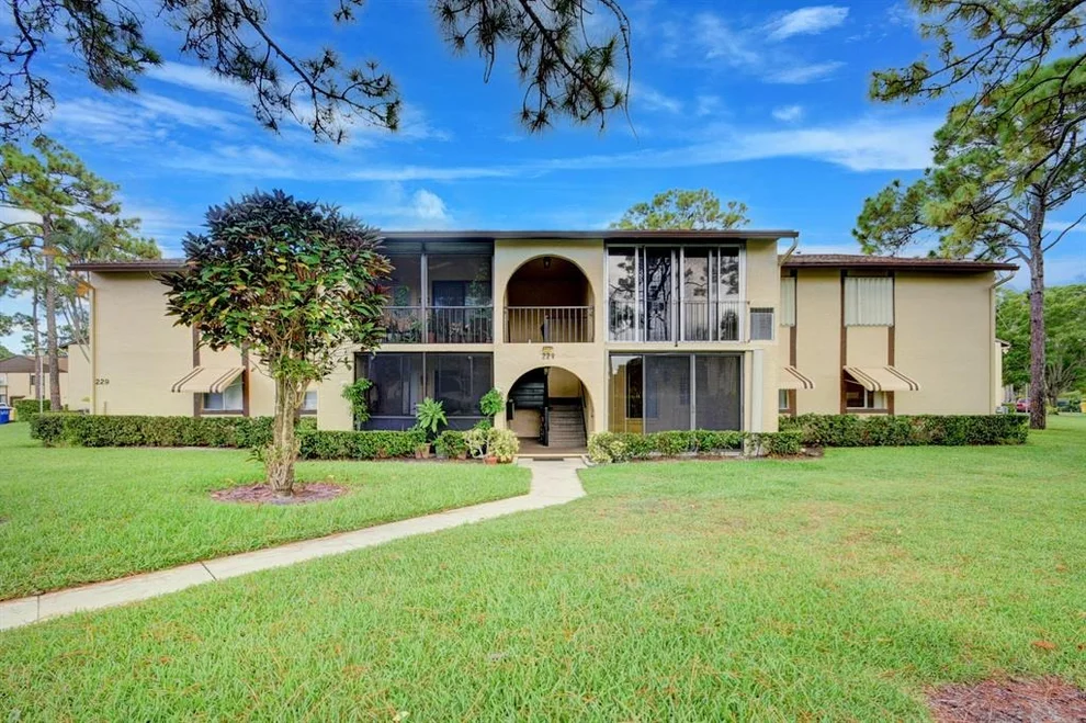 Unit for sale at 229 Pine Hov Circle, Greenacres, FL 33463