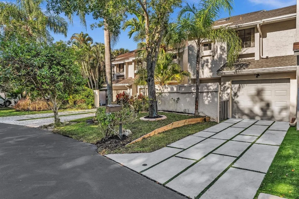 Unit for sale at 6565 Parkview Drive, Boca Raton, FL 33433