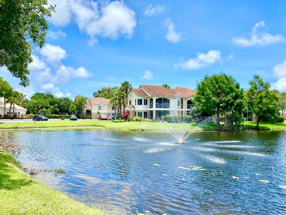 Unit for sale at 815 W Boynton Beach Boulevard, Boynton Beach, FL 33426