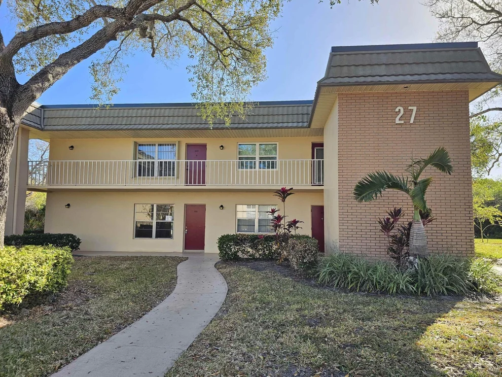 Unit for sale at 27 Vista Gardens Trail, Vero Beach, FL 32962