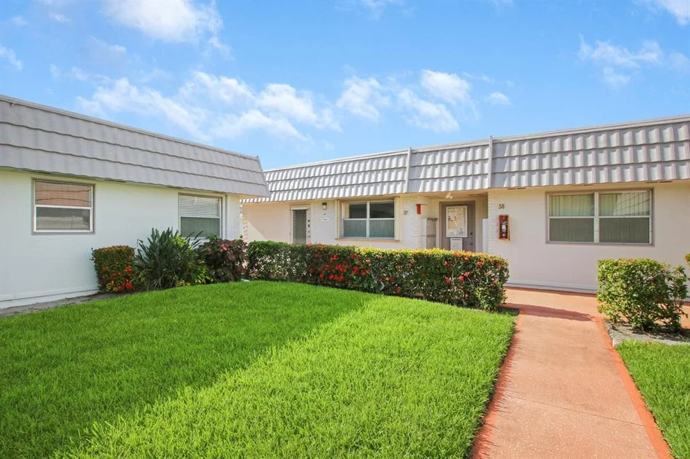 Unit for sale at 37 Valencia B, Delray Beach, FL 33446