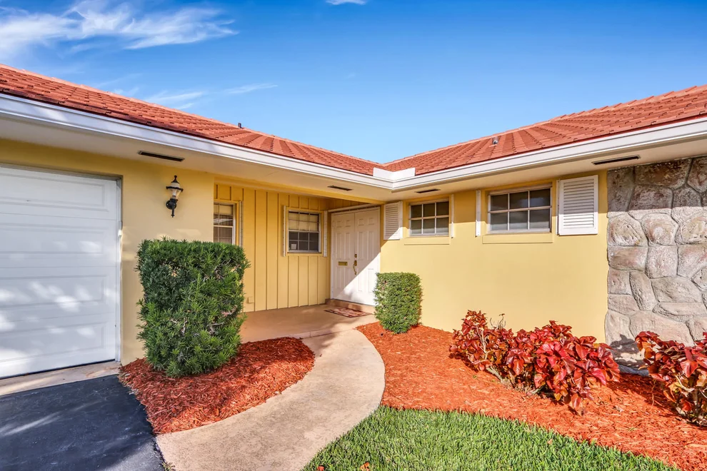 Unit for sale at 216 Gleneagles Drive, Atlantis, FL 33462