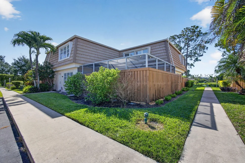 Unit for sale at 4280 Hazel Avenue, Palm Beach Gardens, FL 33410