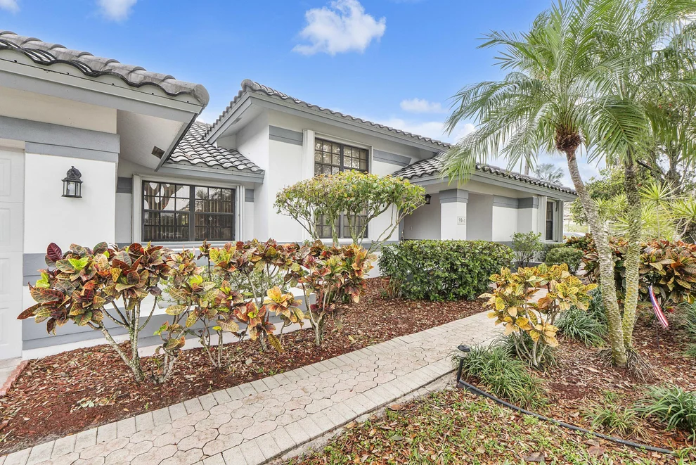 Unit for sale at 9561 N Orchard Circle, Davie, FL 33328