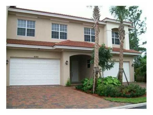Unit for sale at 4926 Vine Cliff Way E, Palm Beach Gardens, FL 33410