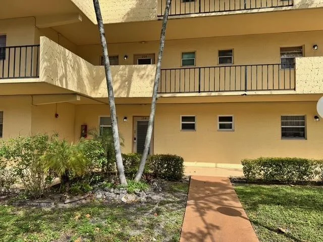 Unit for sale at 351 Cambridge Road, Hollywood, FL 33024