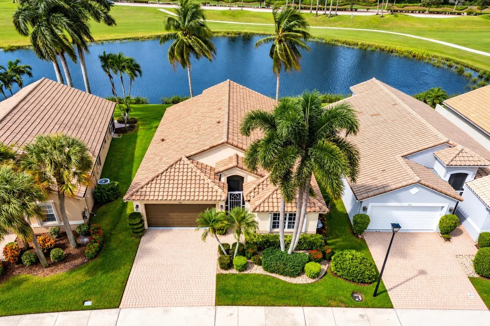 Unit for sale at 7289 Haviland Circle, Boynton Beach, FL 33437