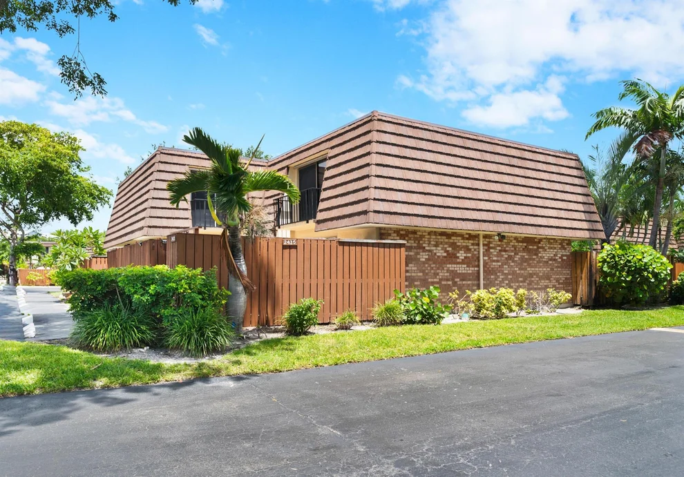 Unit for sale at 2435 Moreland Place, Lake Worth, FL 33461