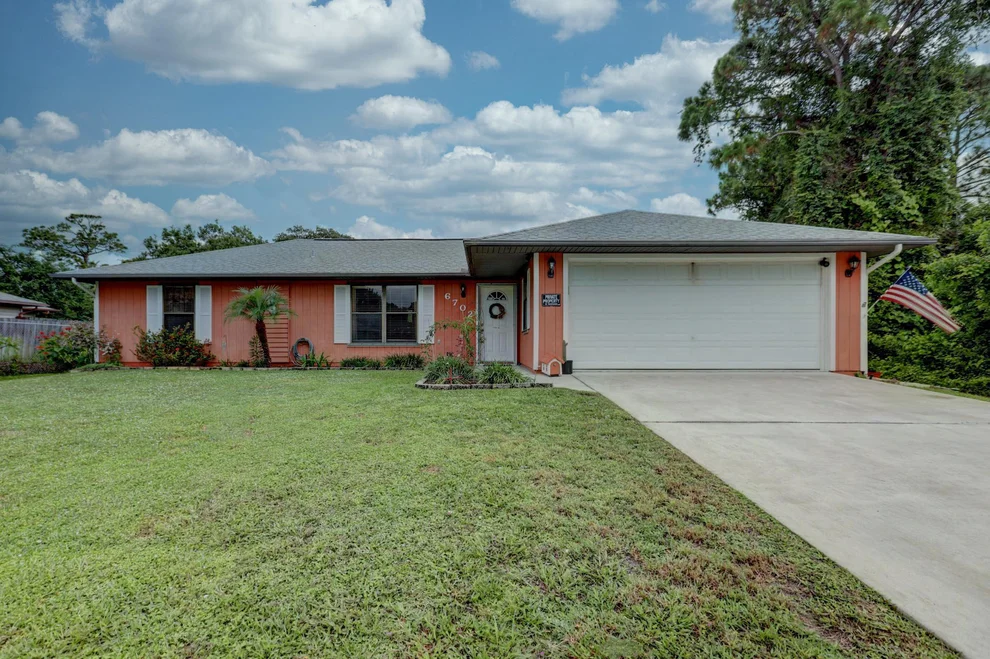 Unit for sale at 6702 Penny Lane, Fort Pierce, FL 34951