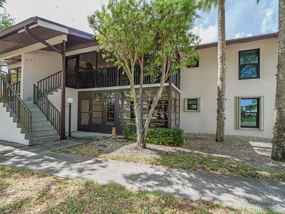 Unit for sale at 6531 SE Federal Highway, Stuart, FL 34997