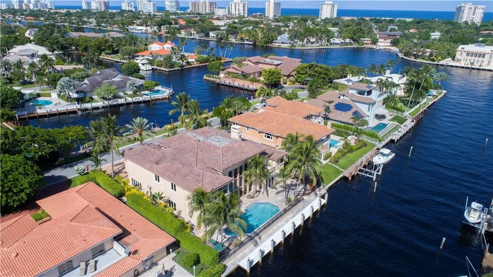 Unit for sale at 50 Bay Colony Lane, Fort Lauderdale, FL 33308