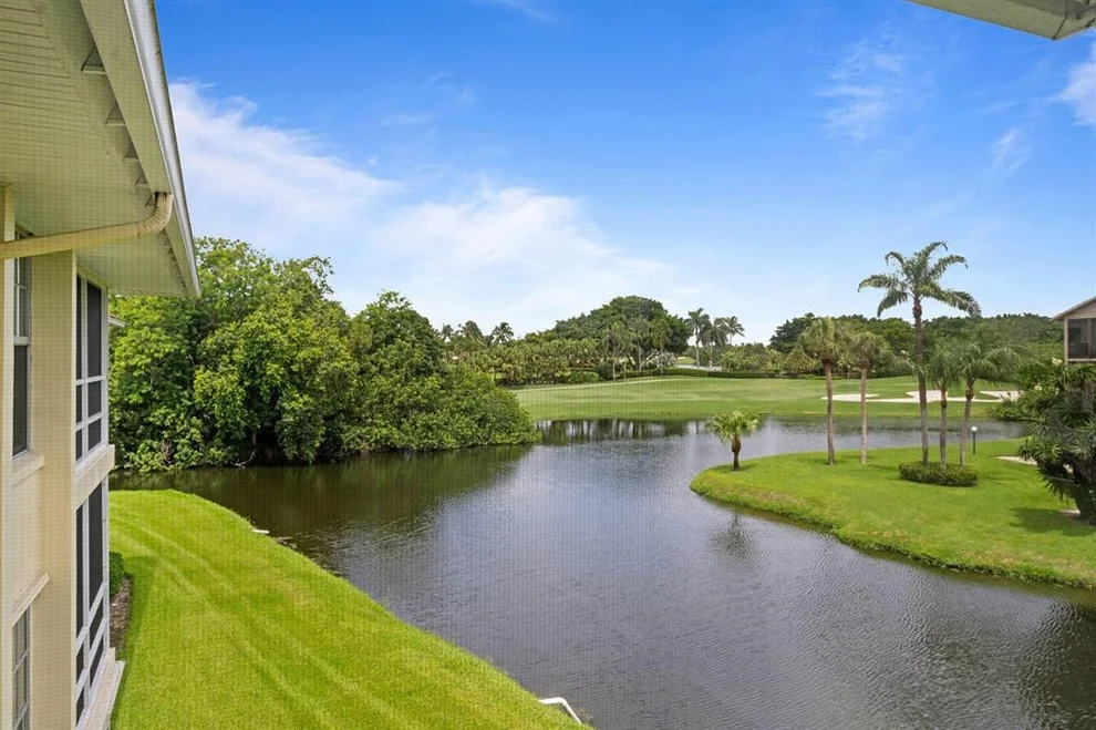 Unit for sale at 5540 Tamberlane Circle, Palm Beach Gardens, FL 33418