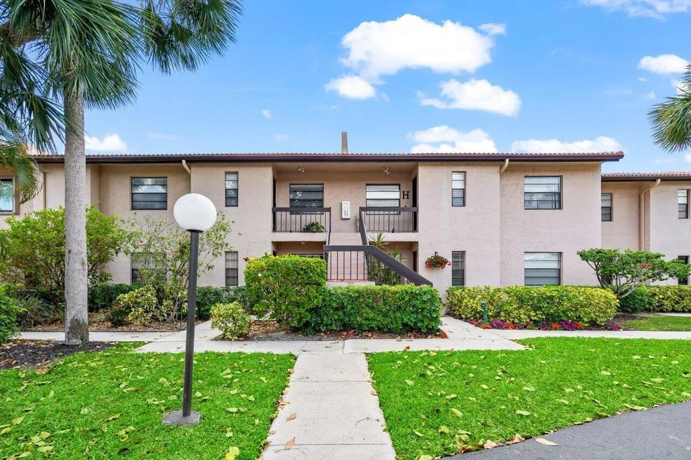 Unit for sale at 9261 Vista Del Lago, Boca Raton, FL 33428