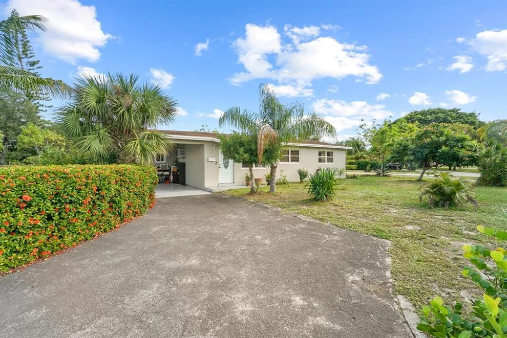 Unit for sale at 855 Date Palm Drive, Lake Park, FL 33403