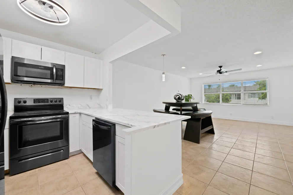 Unit for sale at 430 SE 2ND Avenue, Deerfield Beach, FL 33441