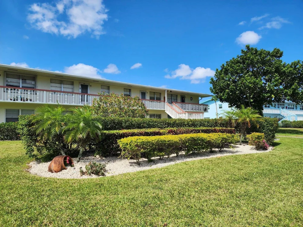 Unit for sale at 82 Camden, West Palm Beach, FL 33417