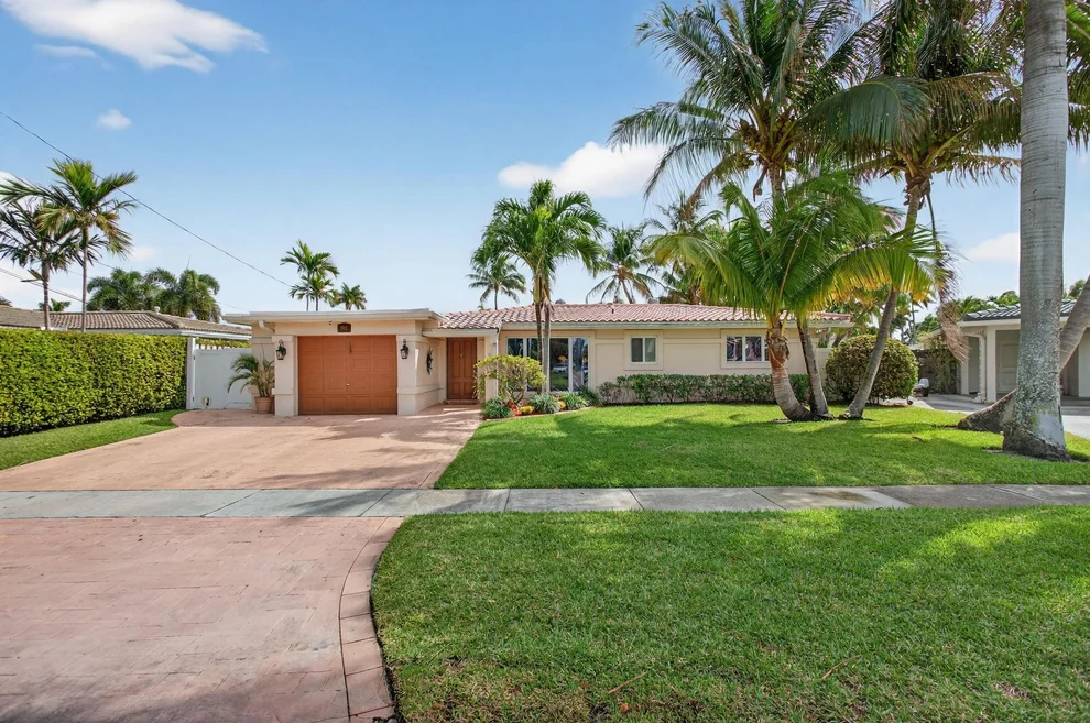 Unit for sale at 900 SE 3rd Terrace, Pompano Beach, FL 33060