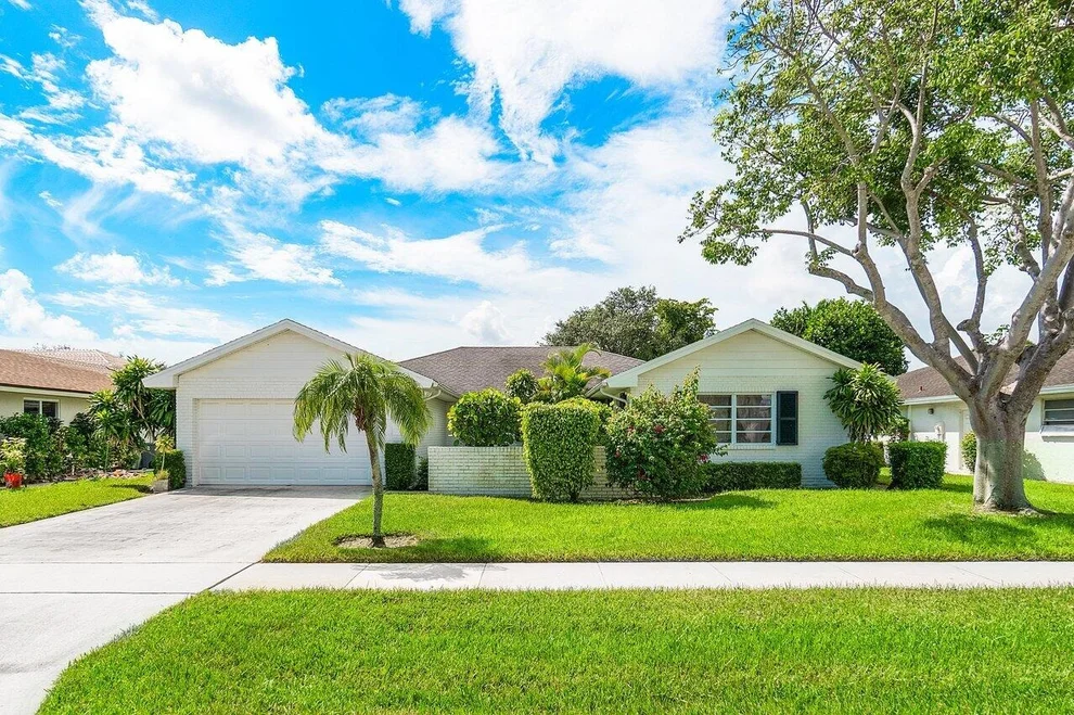Unit for sale at 10724 Green Trail Drive S, Boynton Beach, FL 33436