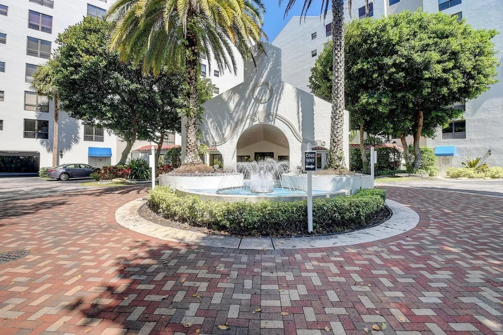 Unit for sale at 7563 Imperial Drive, Boca Raton, FL 33433