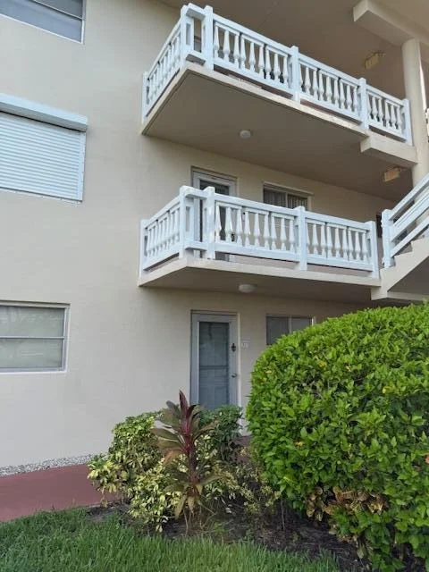 Unit for sale at 2811 S Garden Drive, Palm Springs, FL 33461