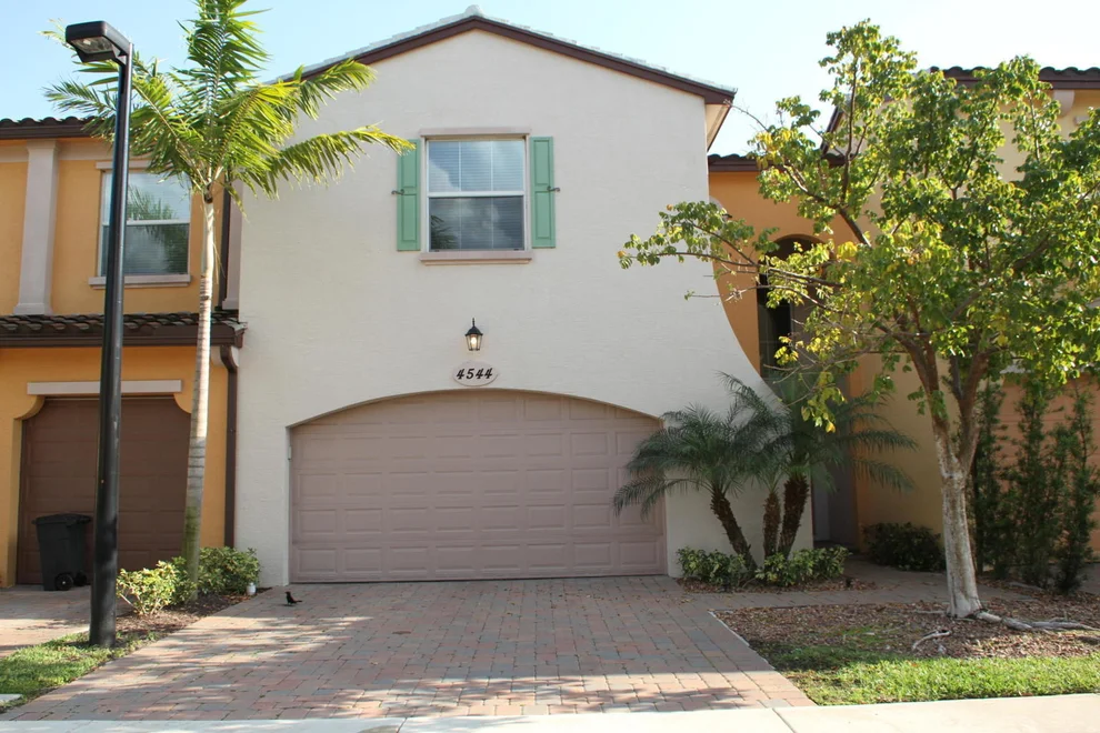 Unit for sale at 4544 Mediterranean Circle, Palm Beach Gardens, FL 33418