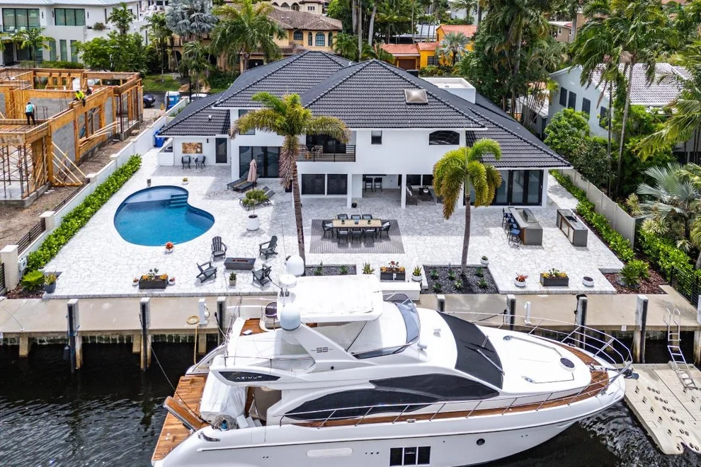 Unit for sale at 425 Coral Way, Fort Lauderdale, FL 33301