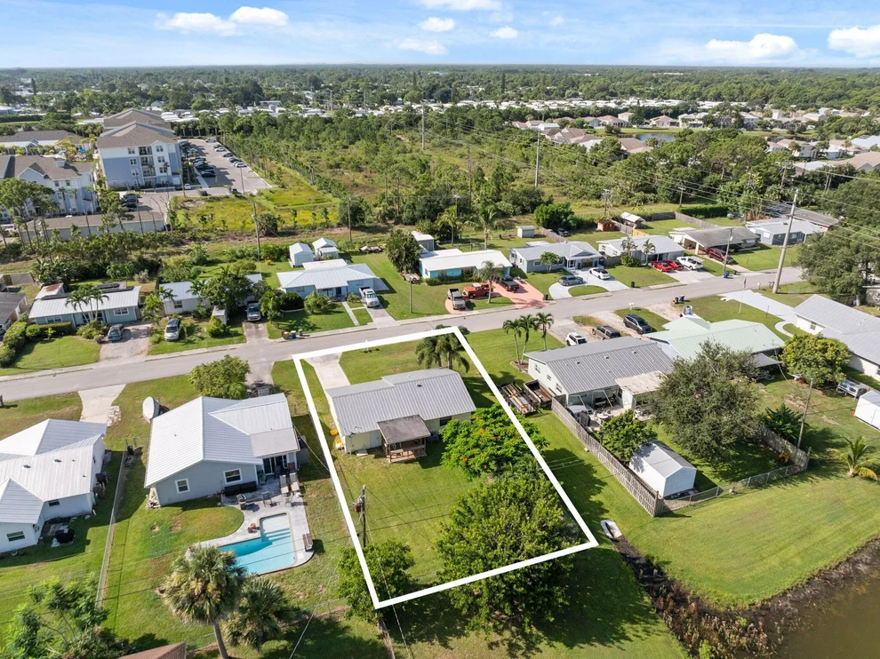 Unit for sale at 2577 SE Harrison Street, Stuart, FL 34997