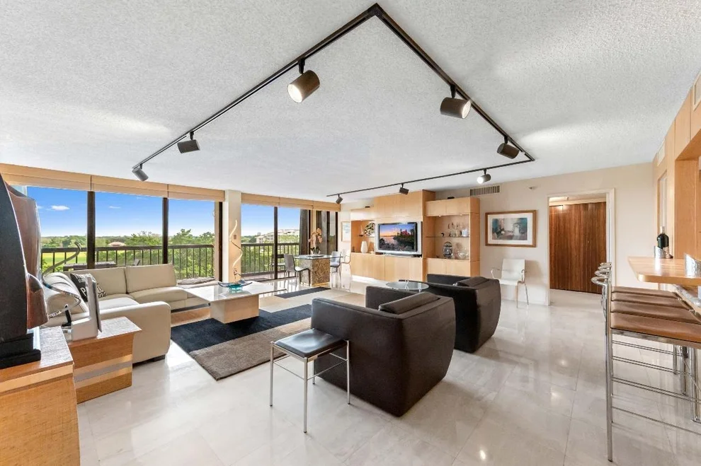 Unit for sale at 2480 Presidential Way, West Palm Beach, FL 33401
