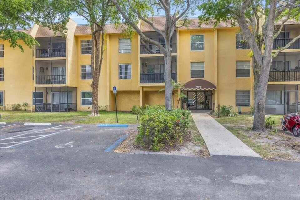 Unit for sale at 470 NW 20th Street, Boca Raton, FL 33431