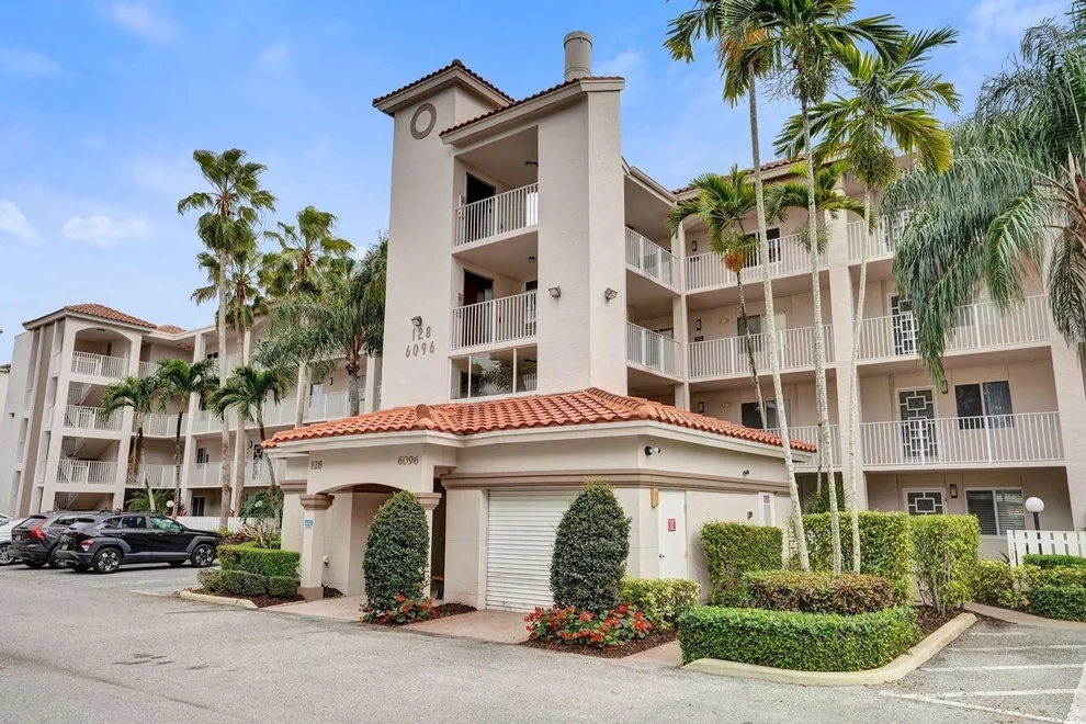 Unit for sale at 6096 Huntwick Terrace, Delray Beach, FL 33484