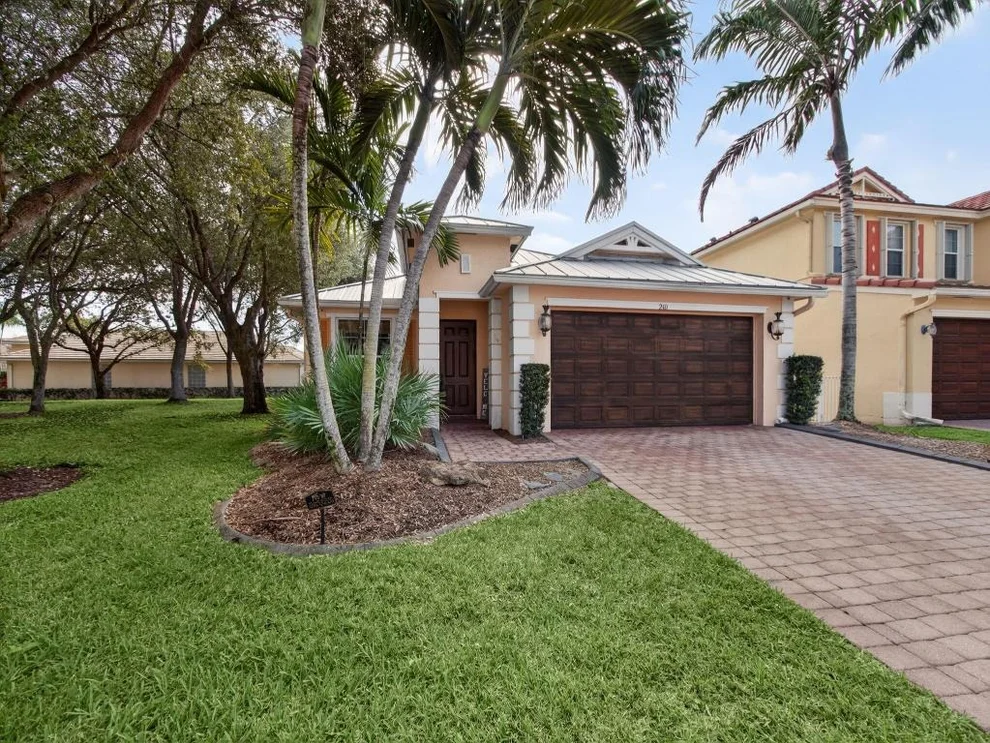 Unit for sale at 260 Mulberry Grove Road, West Palm Beach, FL 33411