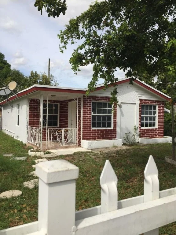 Unit for sale at 5731 SW 38th Street, West Park, FL 33023