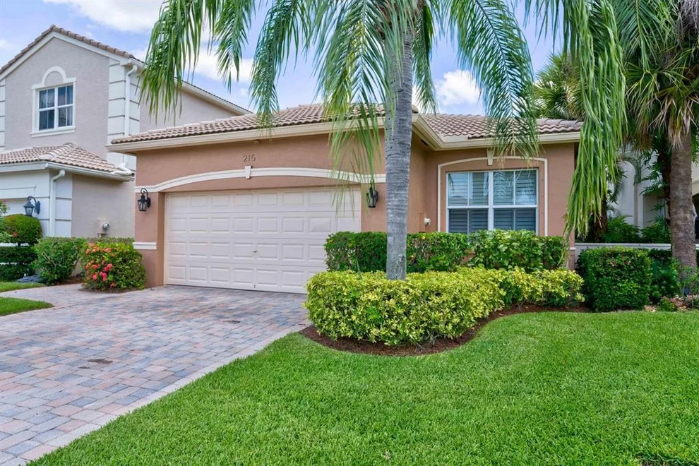 Unit for sale at 215 Isle Verde Way, Palm Beach Gardens, FL 33418