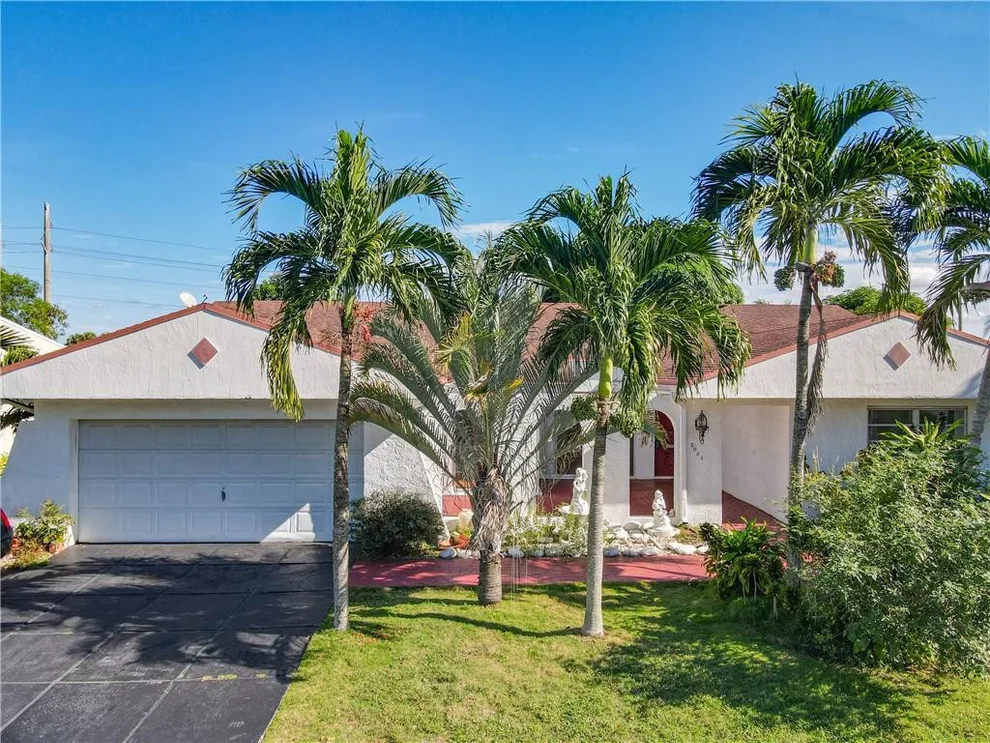 Unit for sale at 5004 N Travelers Palm Lane, Tamarac, FL 33319