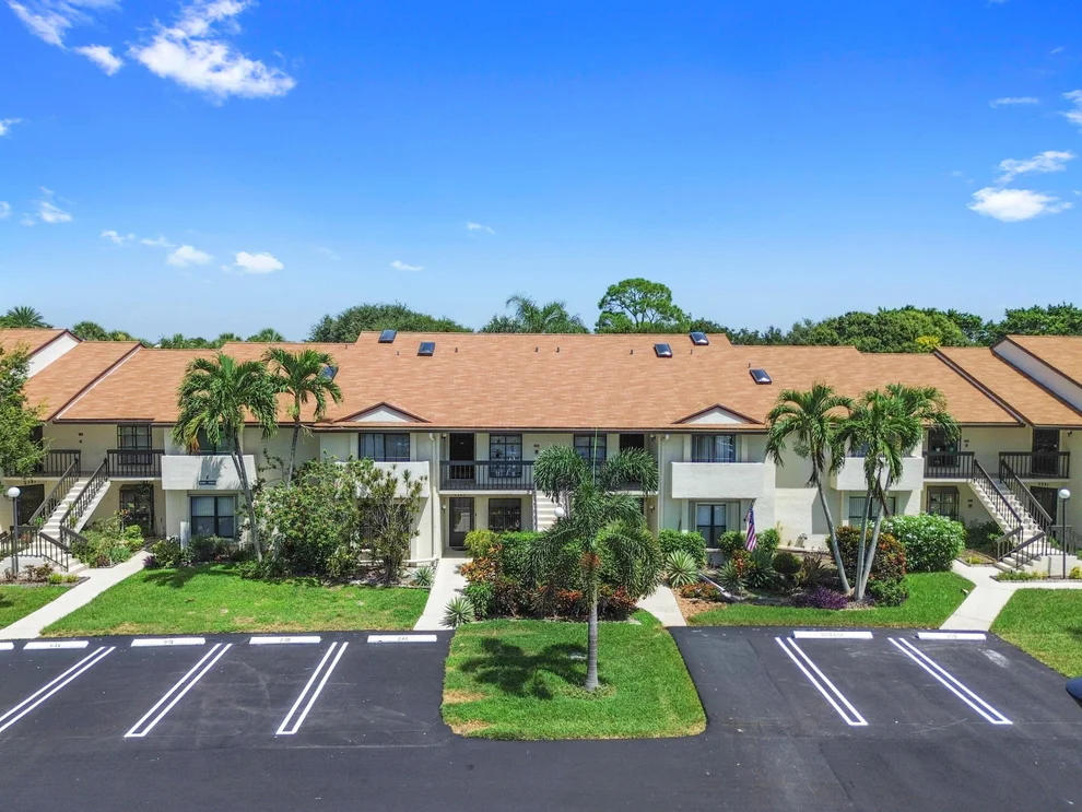 Unit for sale at 3385 Lucerne Park Drive, Greenacres, FL 33467