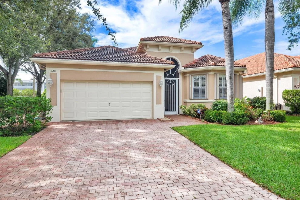 Unit for sale at 248 Palm Circle, Atlantis, FL 33462
