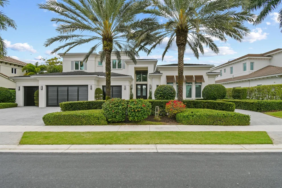 Unit for sale at 687 Hermitage Circle, Palm Beach Gardens, FL 33410