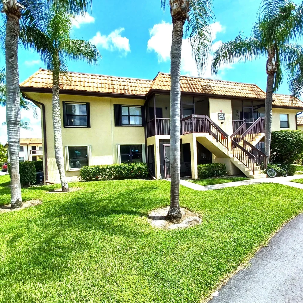 Unit for sale at 7221 Golf Colony Court, Lake Worth, FL 33467