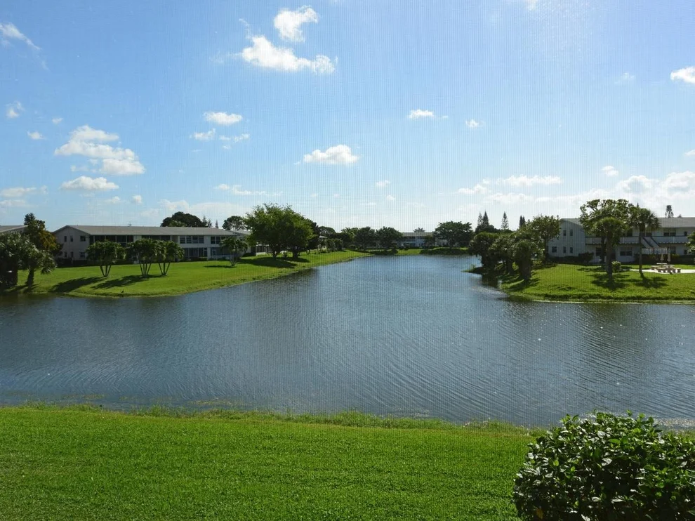Unit for sale at 42 Berkshire B, West Palm Beach, FL 33417