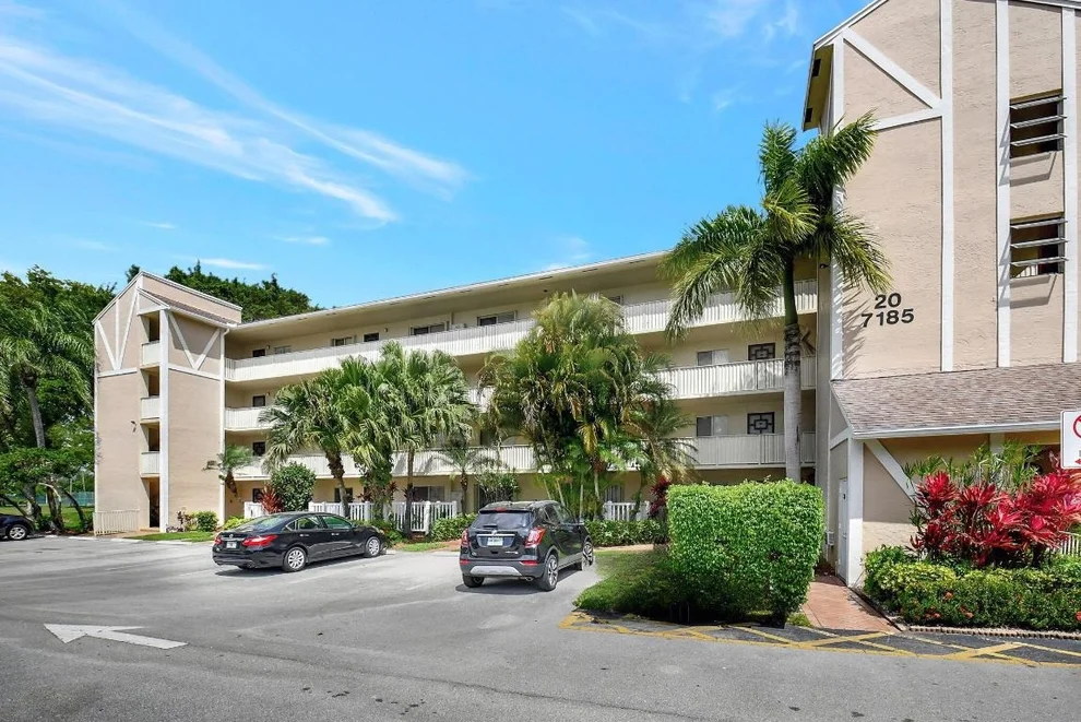 Unit for sale at 7185 Huntington Lane, Delray Beach, FL 33446