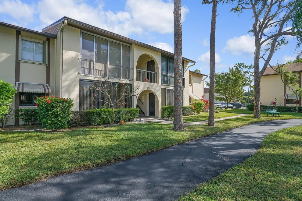 Unit for sale at 315 Knotty Pine Circle, Greenacres, FL 33463