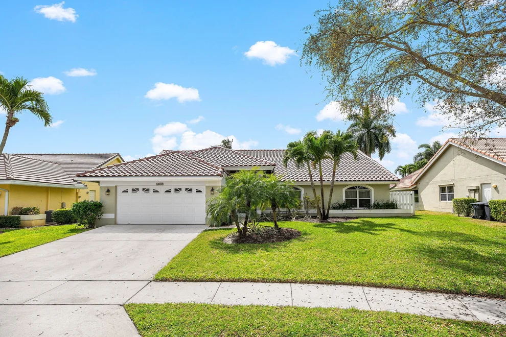 Unit for sale at 6019 Wedgewood Village Circle, Lake Worth, FL 33463