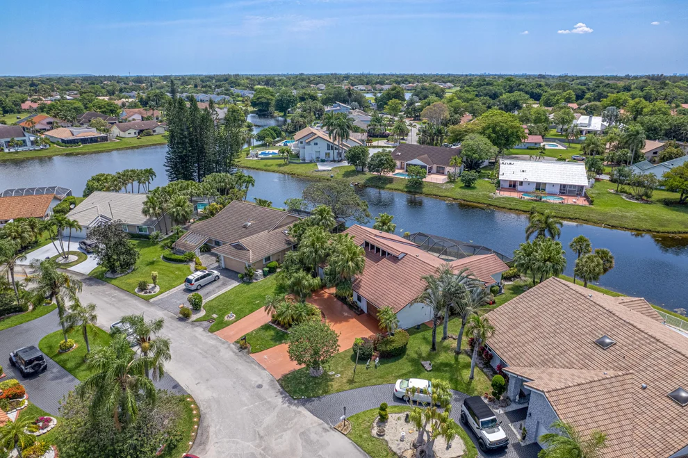 Unit for sale at 7614 NW 87th Avenue, Tamarac, FL 33321