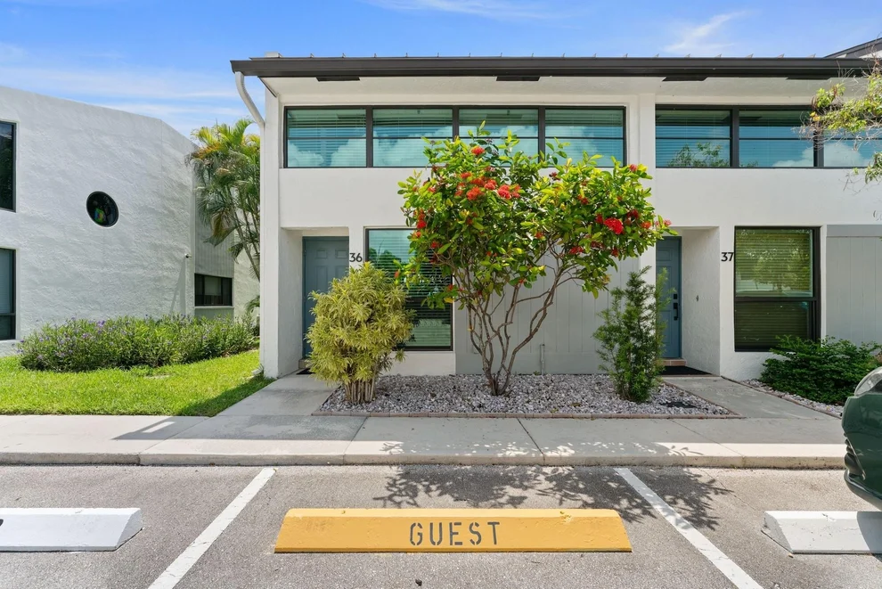 Unit for sale at 3900 NE 18th Avenue, Oakland Park, FL 33334