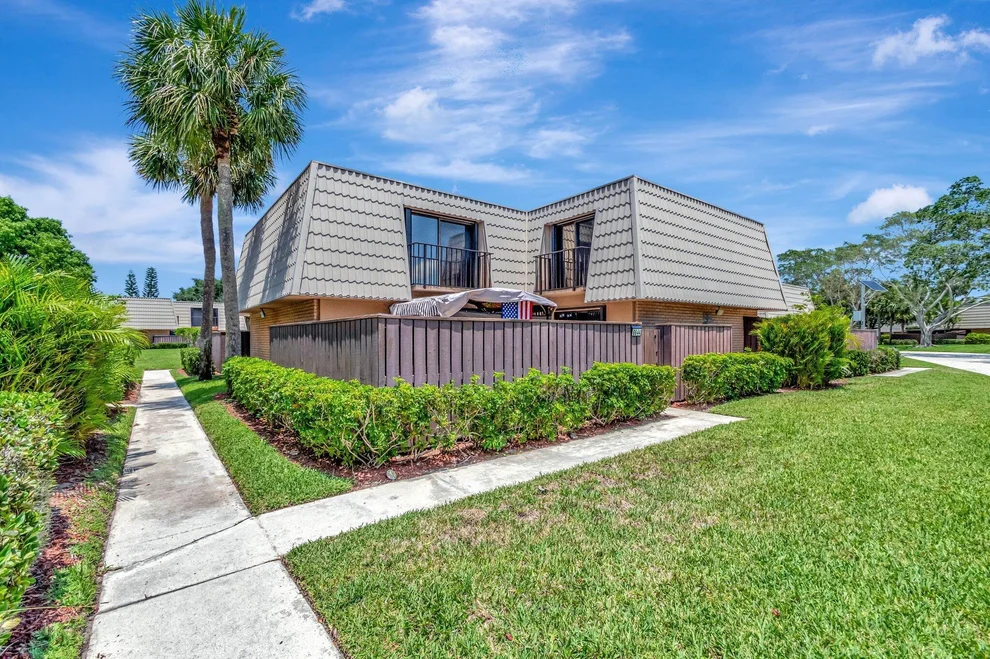 Unit for sale at 6644 66th Way, West Palm Beach, FL 33409